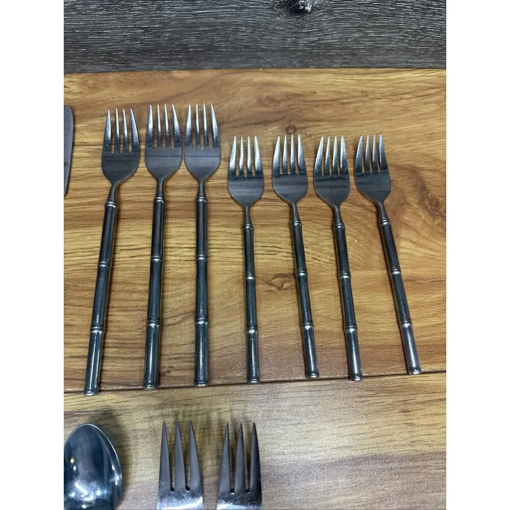 Stanley Roberts Tiburon Round Bamboo Handle Stainless Flatware 17 Pc Set